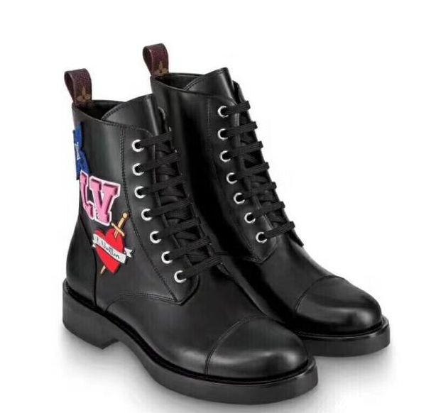 

202125 fashion luxury women boots red bottoms women boot girls luxury shoes with studded spikes party boots winter dhl shoes