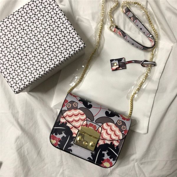 

новая мода дама кожа небольших квадратный мешка милых девушки печататься цепи плеча мешок мультфильм шаблон белка граффити сумки