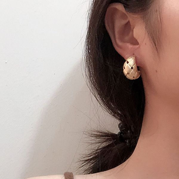 

korean fashion matte silver gold weave design geometric half round circle c stud earrings for women girl party jewelry, Golden;silver
