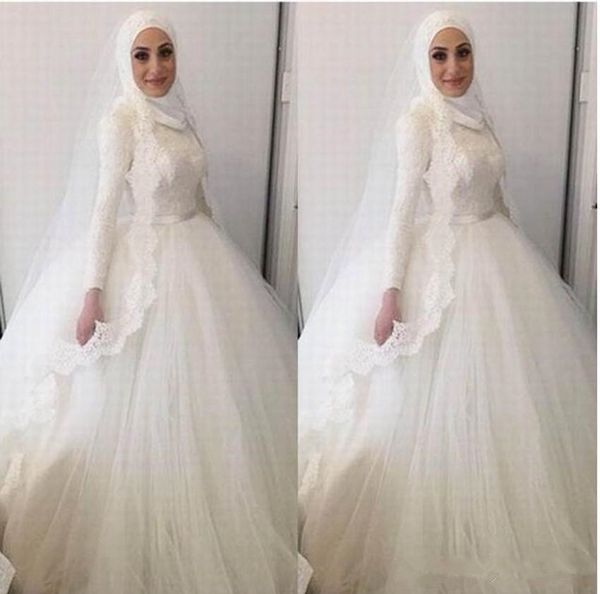 Modern Muçulmano Hijab Ball Ball Vestidos de Noiva 2019 Pescoço High Pescoço Appliques Beads Vestidos Dubai Árabe Laço Casamento Nupcial Vestidos M81