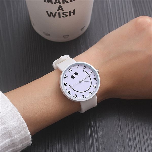 

new women's watch fashion luxury smile teenage girl wristwatch lovely comfortable children's watch relogio masculino clock, Slivery;brown