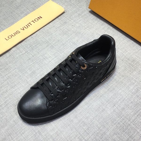 

the same style as the star, high-end luxury men's casual sports shoes, fashion design brands, platform men's shoes, vintage patter, Black