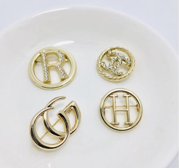 

2019 корейской версии новой инкрустированной бриллиантами английской буквы брошь