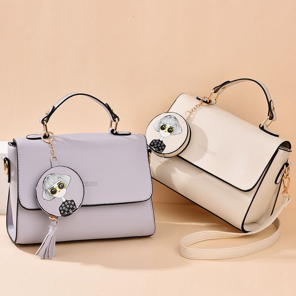 

2019 tide single shoulder span small bag woman package messenger small square package