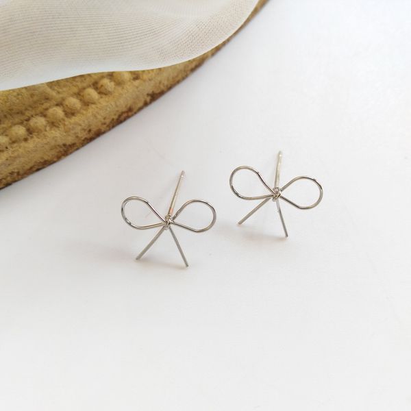 

s925 silver needle japanese and korean girl sweet butterfly buckle simple wild small cute earrings silver golden jewelry, Golden;silver