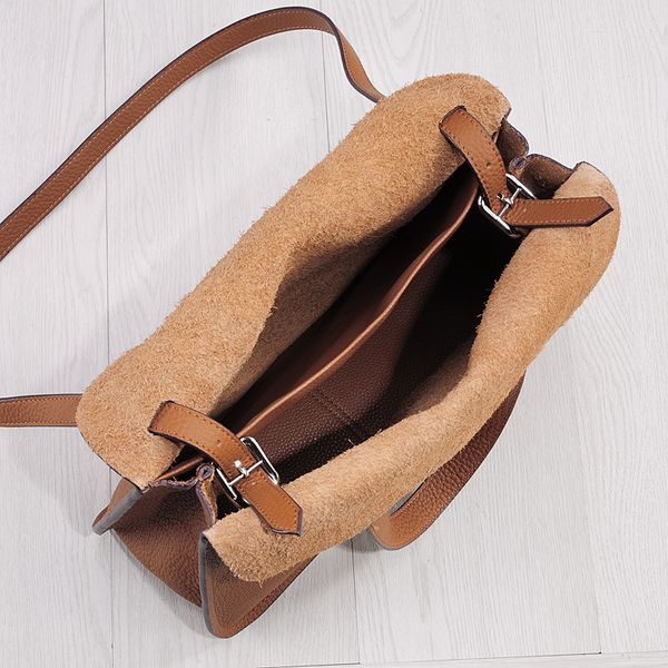 

first layer of leather messenger handbags 2019 new european and american fashion bag embossed leather handbag horseshoe