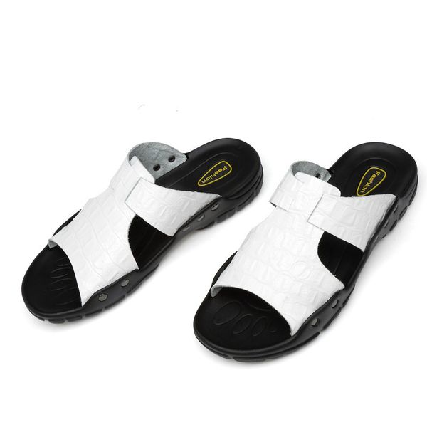 

2020 men sandals genuine leather men summer shoes rivet decoration beach shoes sandalias hombre 38-50, Black