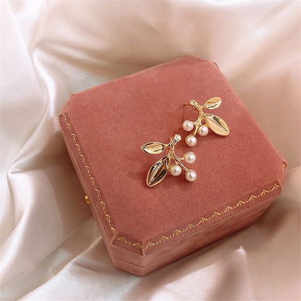 

trendy elegant imitation pearl gold leaves stud earrings for woman bridal wedding statement earrings jewelry anniversary gifts, Golden;silver