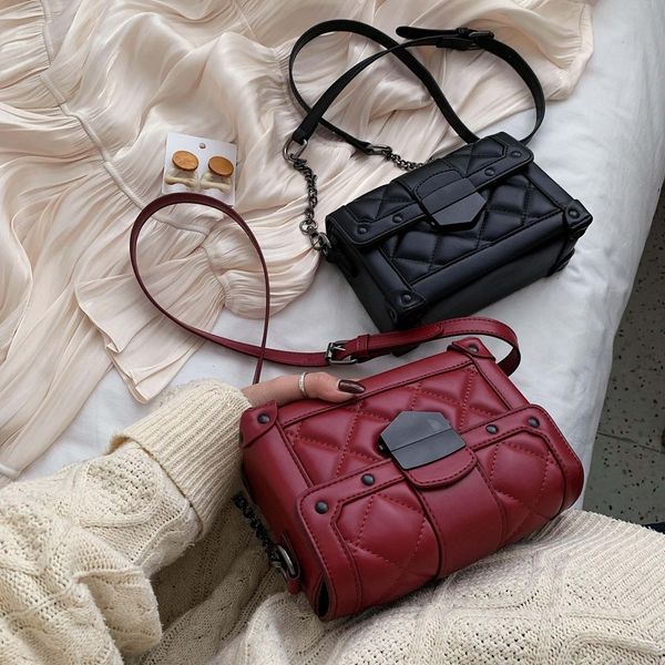 

2020 autumn and winter new bag female korean version of the tide fashion box bag diamond chain shoulder messenger