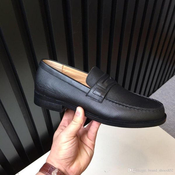 

2020 latest handmade casual shoes men's casual shoes fashion trend comfortable shoe size 38-45 type 39745400702ab