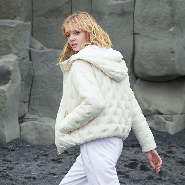 

bosideng женщины пуховик короткие легкие моды с капюшоном вниз пальто для раннего зимнего b80131112, Black