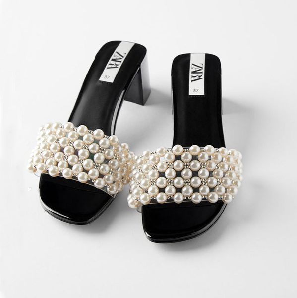 

brand same design fashion famous 2020 ladies slippers and sandals pearls upper block heel women slides, Black