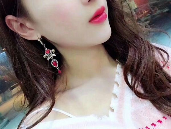 

fashion- design vintage crystal skull clip earrings for women punk jewelry gold crowns earrings pendant skeleton ear cuff jewelry, Silver