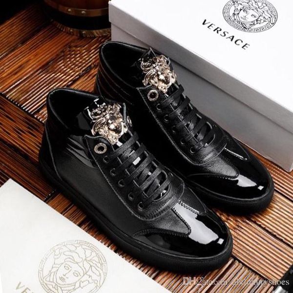 

Men Shoes Winter Leather Trainers Boots Vers@ce Footwears Handmade Flats Men Shoes Comfortable Waterproof Skate Shoes with Metal Logo