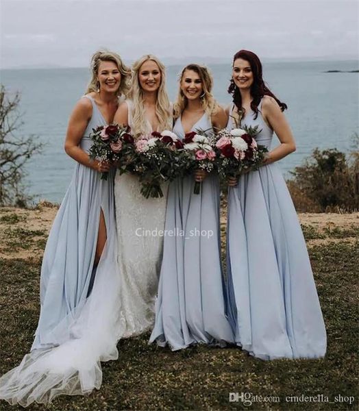 Barato empoeirado azul boho vestidos de dama de honra longo lado alto divisão com decote em v sem costas chiffon até o chão vestidos de convidados de casamento roupões de dama de honra