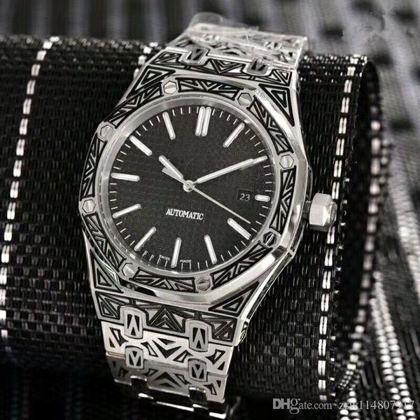 

Механические часы с механизмом с рельефным рисунком