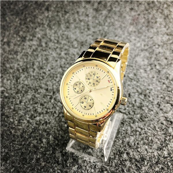 

new simple and luxury designer men watches at younger montres de luxe pour femmes, Slivery;black