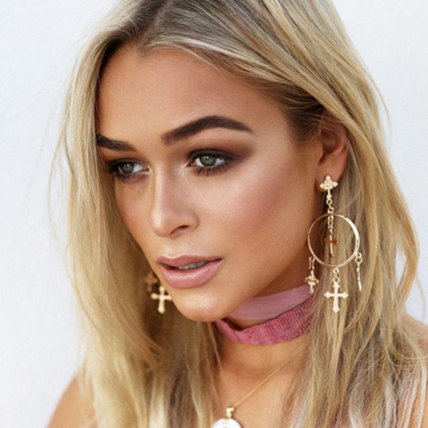 

Euro american fa hion jewelry european ver ion of retro exaggerated wind earring alloy carved cro ta el earring