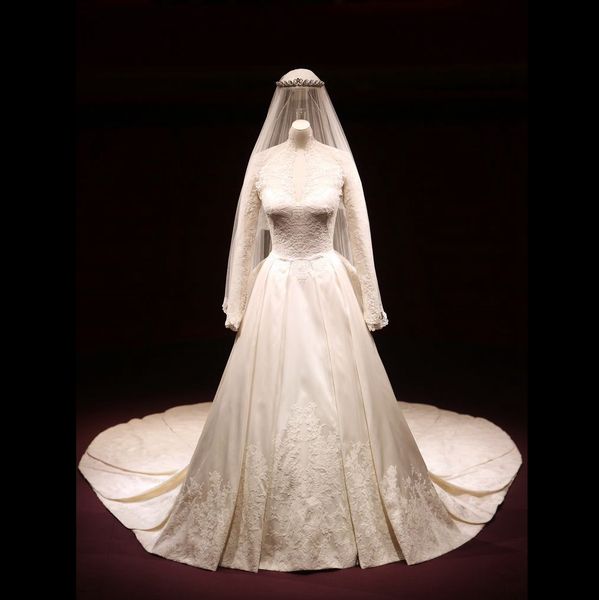 

бальное платье royal с длинным рукавом свадебное платье высокого шеи кружева атласная кейт миддлтон свадебное платье часовня поезд платье тр, White