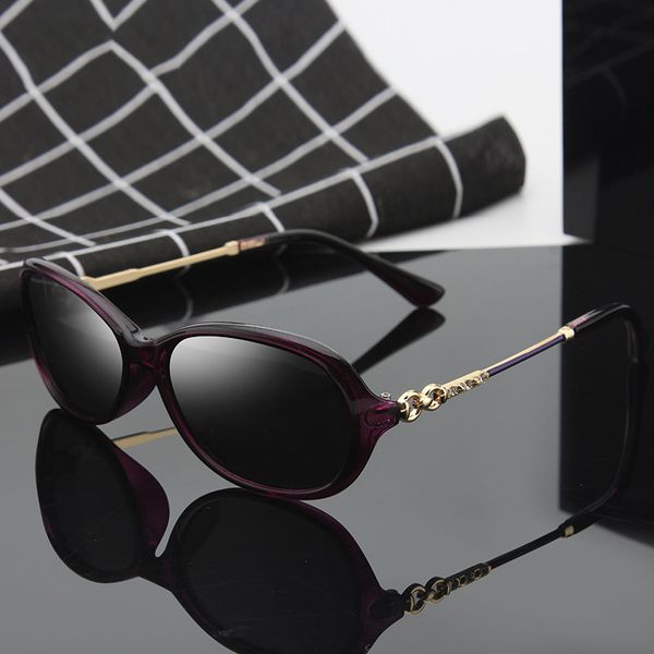 

european and american sunglasses explosions female polarized driving mirror studded big box retro, White;black