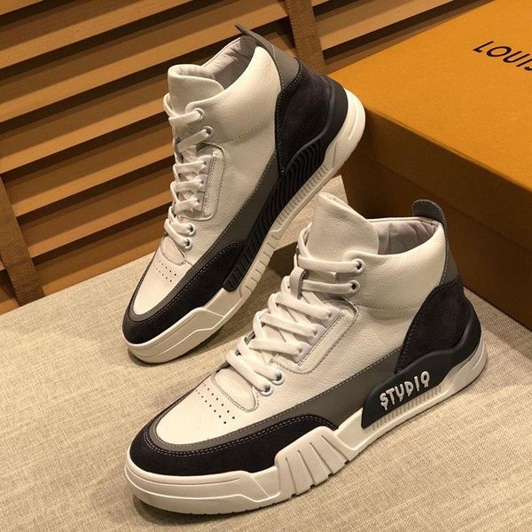 

2020p fashion high-end letter leather men's shoes comfortable high-casual sports shoes, fashion wild men's booties,original bo