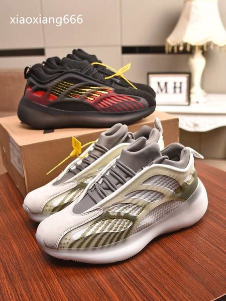 

2020 new summer luminous series mesh upper has excellent ventilation effect, outsole anti-skid, wear-resistant, light-weight cushioningdesi3, Black