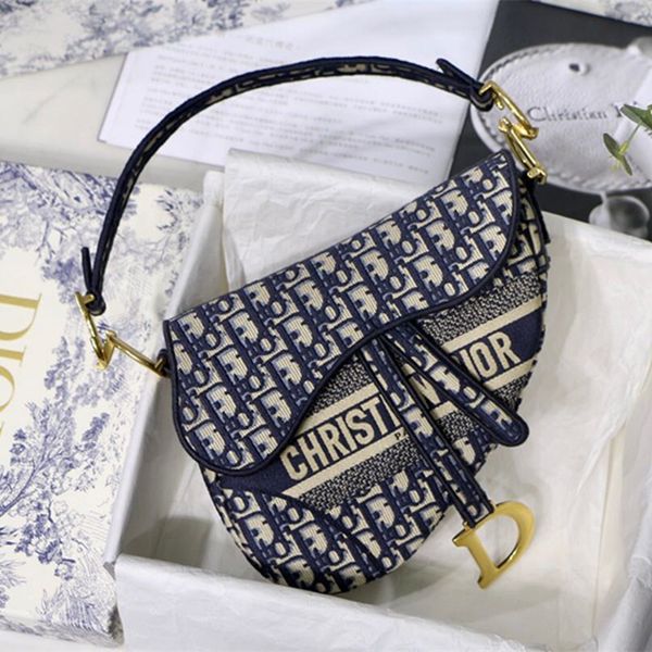 

7a high-end custom quality classic ladies saddle bag i hope to recreate the classic beauty of that era through this series