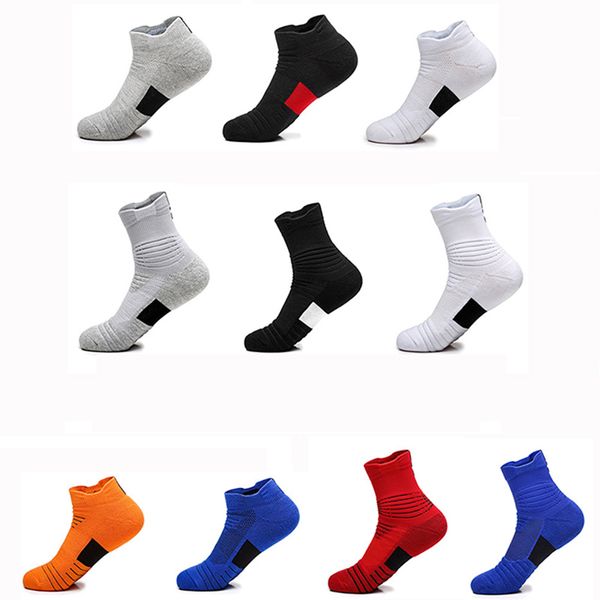 

sports socks 1 pair of men and women warm cycling basketball breathable moisture wicking thick running winter hiking non-slip, Black