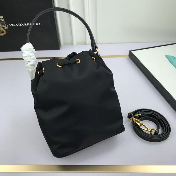 

luxury designer womens shoulder bags simple style crossbody bag drop ship new arrival lady drawstring handbag totes sale