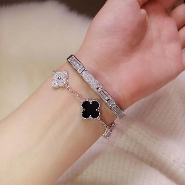 

women's bracelet 2019 fashion classic clover exquisite simple permanent color, Black