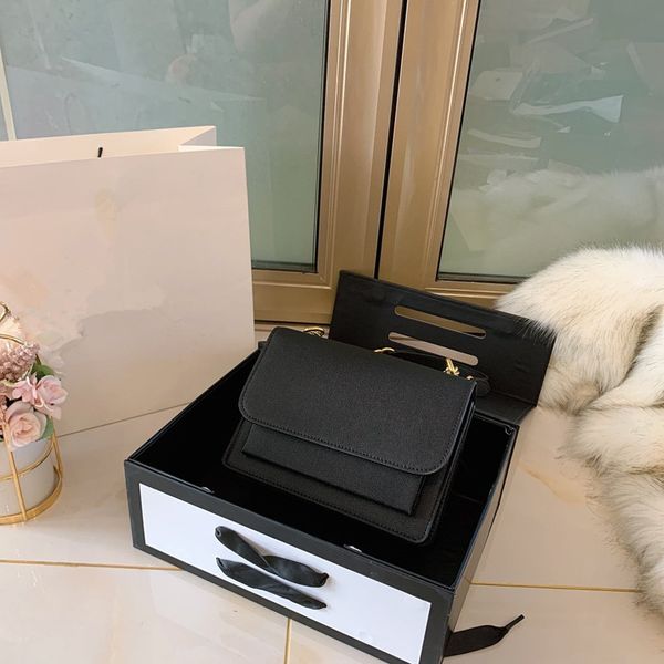 

handbag can cross slant recreational joker capacity is inside is to use buckskin downy leather to celebrate spring and autumn