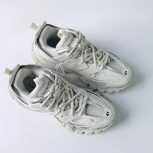 

2020hv designer to create casual and comfortable all-match sports shoes, travel shoes outsole non-slip design with original box delivery, Black