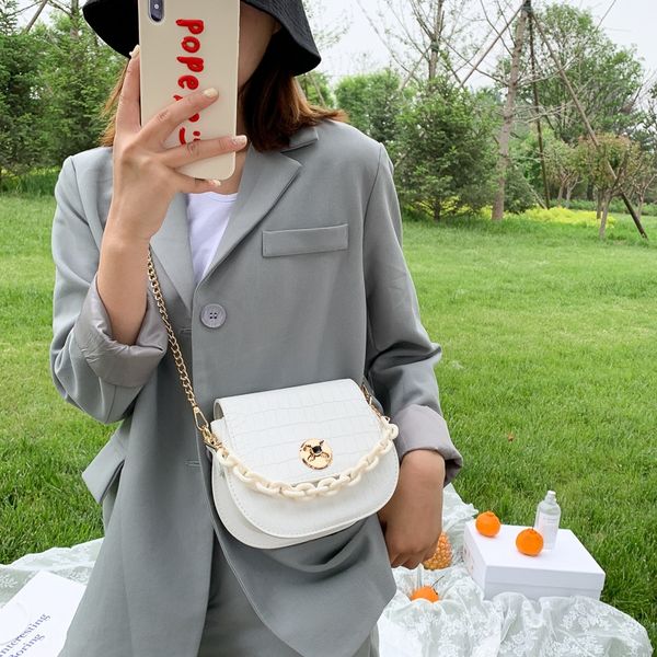 

advanced texture fashion all-match women's 2020 new trend chain bag crocodile texture chain bag, White