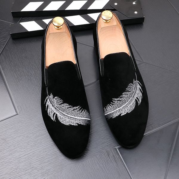 

mens england casual shoes comfortable pointed toe loafers man shoes dressing flats party leisure matte leather embroidered, Black