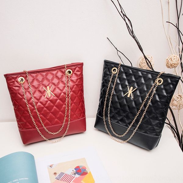 

bucket shoulder diamond grid chain diagonal 2020 winter new online red women's bag fashion shoulder bag