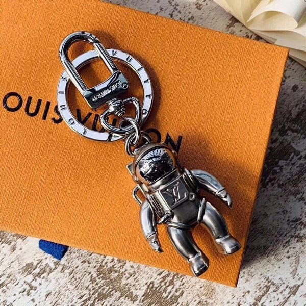 

solid metal key chain fashion car key chain brand creative astronaut design men and women luxury key chain gift box packaging, Silver