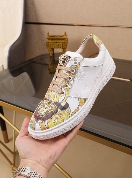 

2020 limited edition medusa printed lace-up sneakers high-end genuine leather comfortable wild running men's shoes, size: 38-451, Black
