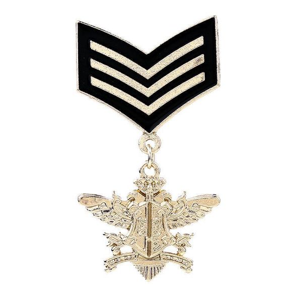 

2020 designer brooch domineering military chapter brooch feather shield cross military fashion wild frog alloy brooch chapter, Gray