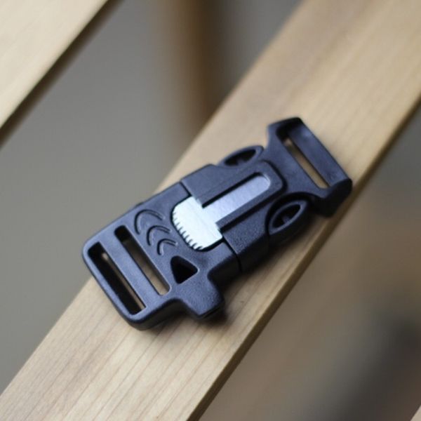 

flint outdoor blade blade survival buckle mountaineering survival whistle flint buckle, Silver