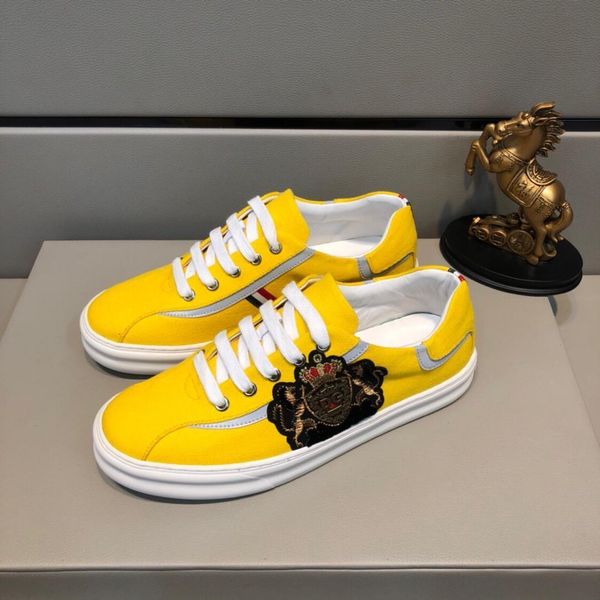 

2019s new trend embroidered casual shoes, men's platform low-shoes, fashion sports shoes, original box packaging: 38-44111, Black