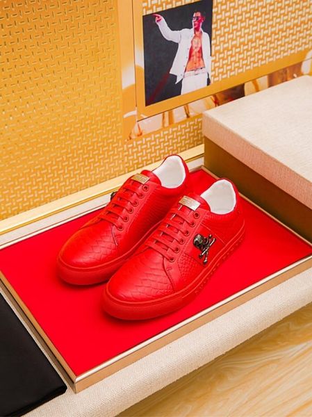 

2019r custom new men's casual tide shoes, sports wild leather low-shoes, original packaging shoe box delivery 38-45, Black