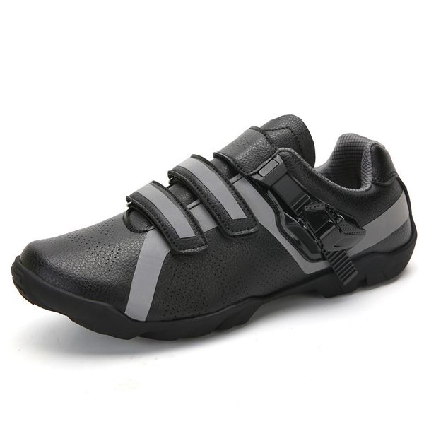 

new cycling shoes in autumn of 2020, Black