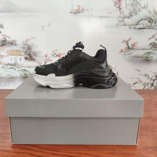 

2020ln designer designs new leisure and entertainment hiking shoes, outdoor jungle adventure shoes, original packaging and box delivery, Black