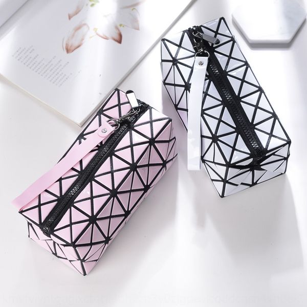 

2020 cosmetic handbag new korean style portable three-house cosmetic bag handle large capacity mosaic geometric pattern handbag, White
