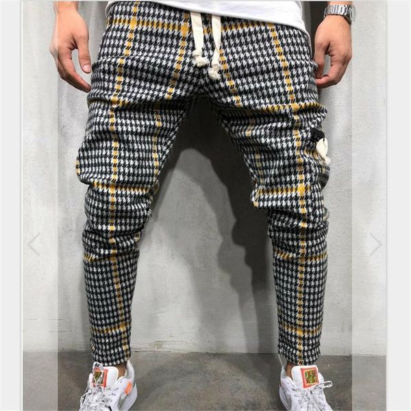 

2020 autumn and winter running pants men fashion slim pants comfortable stretch striped plaid pants for gym jogging trousers t200326, Black