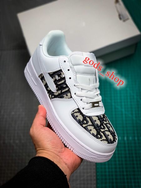 

xshfbcl 2020 новых женщин low cut one 1 повседневная обувь белый черный dunk спорт скейтборд обувь классические кроссовки высокие кроссовки, Black;red