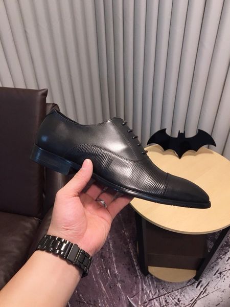 

2020-2019k custom leather men's casual business shoes, fashion wild sports shoes, original packaging shoe box delivery, yardage: 38-44