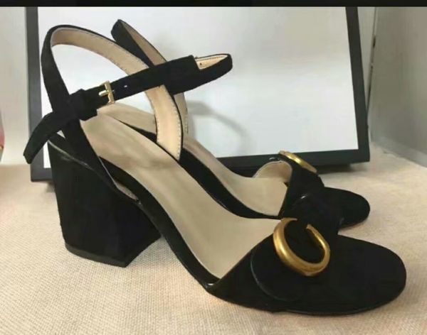 Europeu clássico estilo de luxo sandálias femininas moda vestido sapatos sandálias de salto couro carta de ouro para fazer sola de borracha mais cor alça traseira