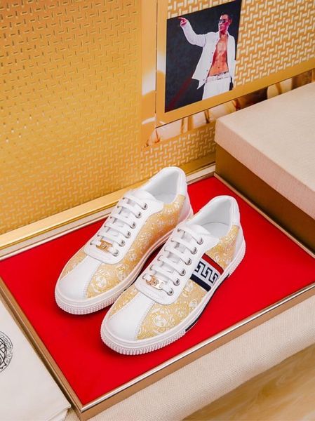 

2019k new men's tide shoes, casual sports, versatile leather low-shoes, original packaging shoe box delivery 38-45, Black