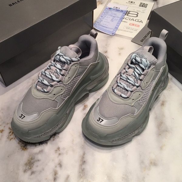 

2020s designers love to create men's leisure travel all-match shoes outdoor hiking adventure shoes original packaging and box delivery, Black